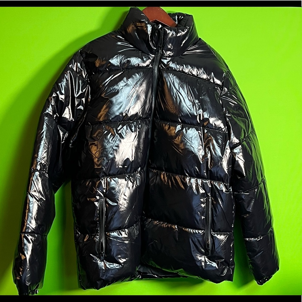 Fashion Nova Puffer Jacket. it’s a mens large.